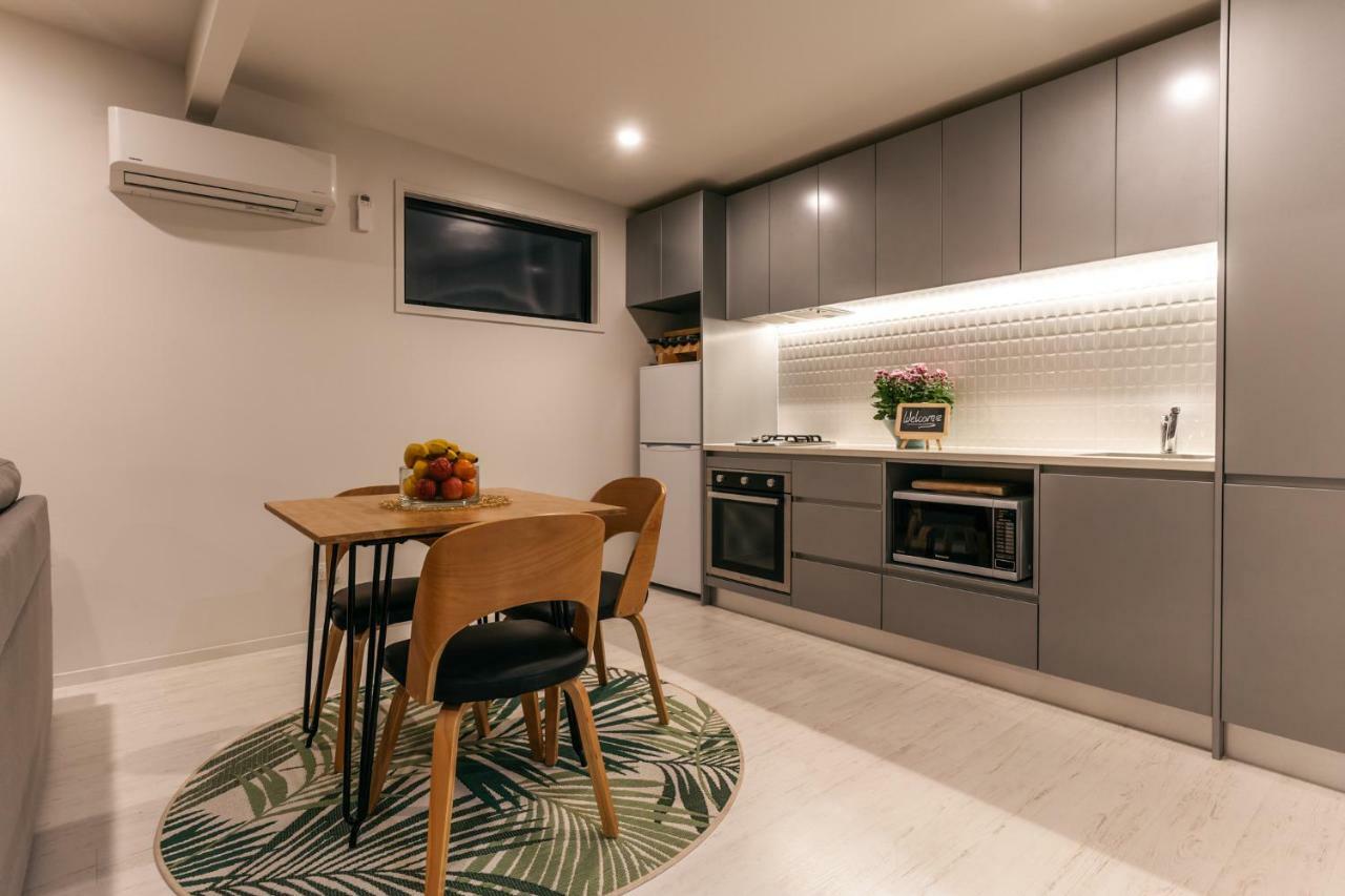 Guesthouse On Queens Oneroa ภายนอก รูปภาพ