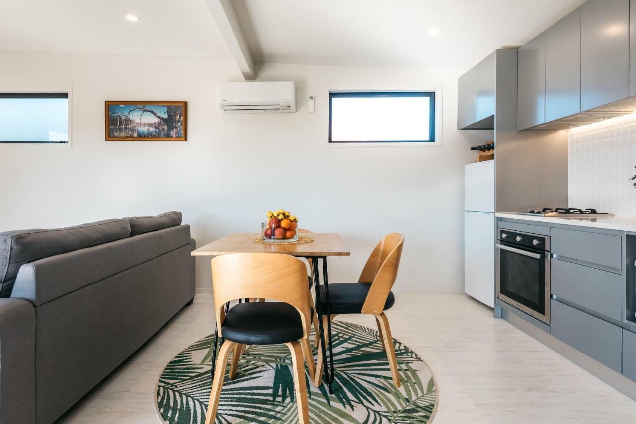 Guesthouse On Queens Oneroa ภายนอก รูปภาพ